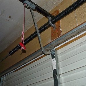 garage-door-spring-fix