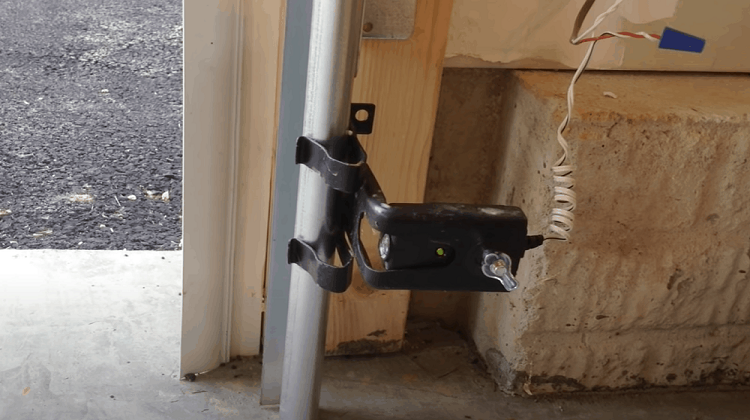 7-Steps-To-Bypass-Garage-Door-Sensors